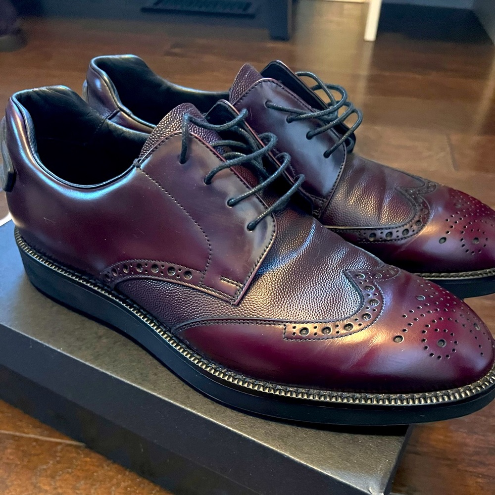 Prada men shoes. Size 8 European 42. USA 9